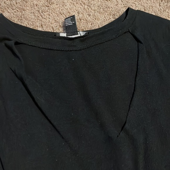 Black t-shirt dress with front cut out - Picture 3 of 4